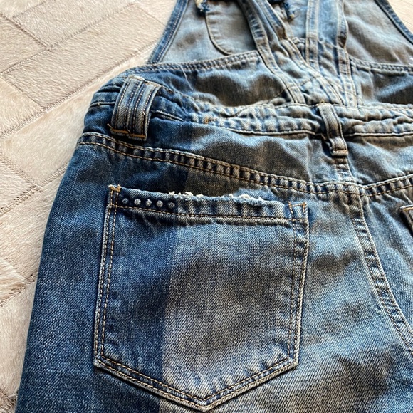 [BLANKNYC] Denim Cut Off Overalls - Picture 3 of 5